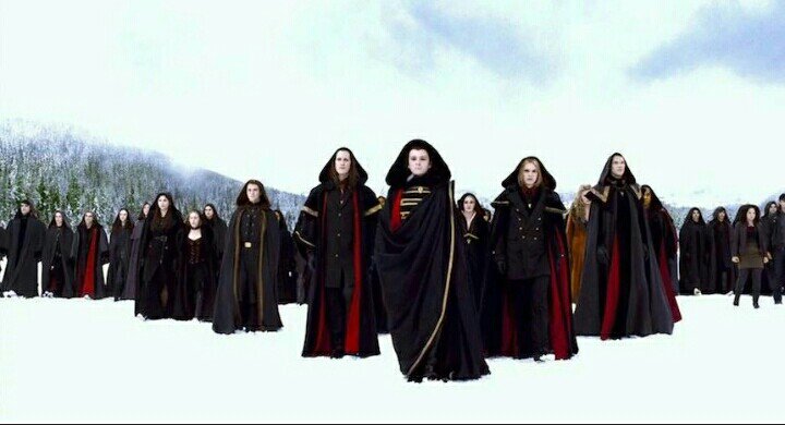 acrigelnaninha's tweet photo. Dessa vez crepúsculo foi longe de mais 😱😰😤🚫 vamos nos unir exols e expor essa copia farsante que nossos fav inspiraram 👺👺👺

#EXOLsCultMeeting https://t.co/cyo5pJ8U7b