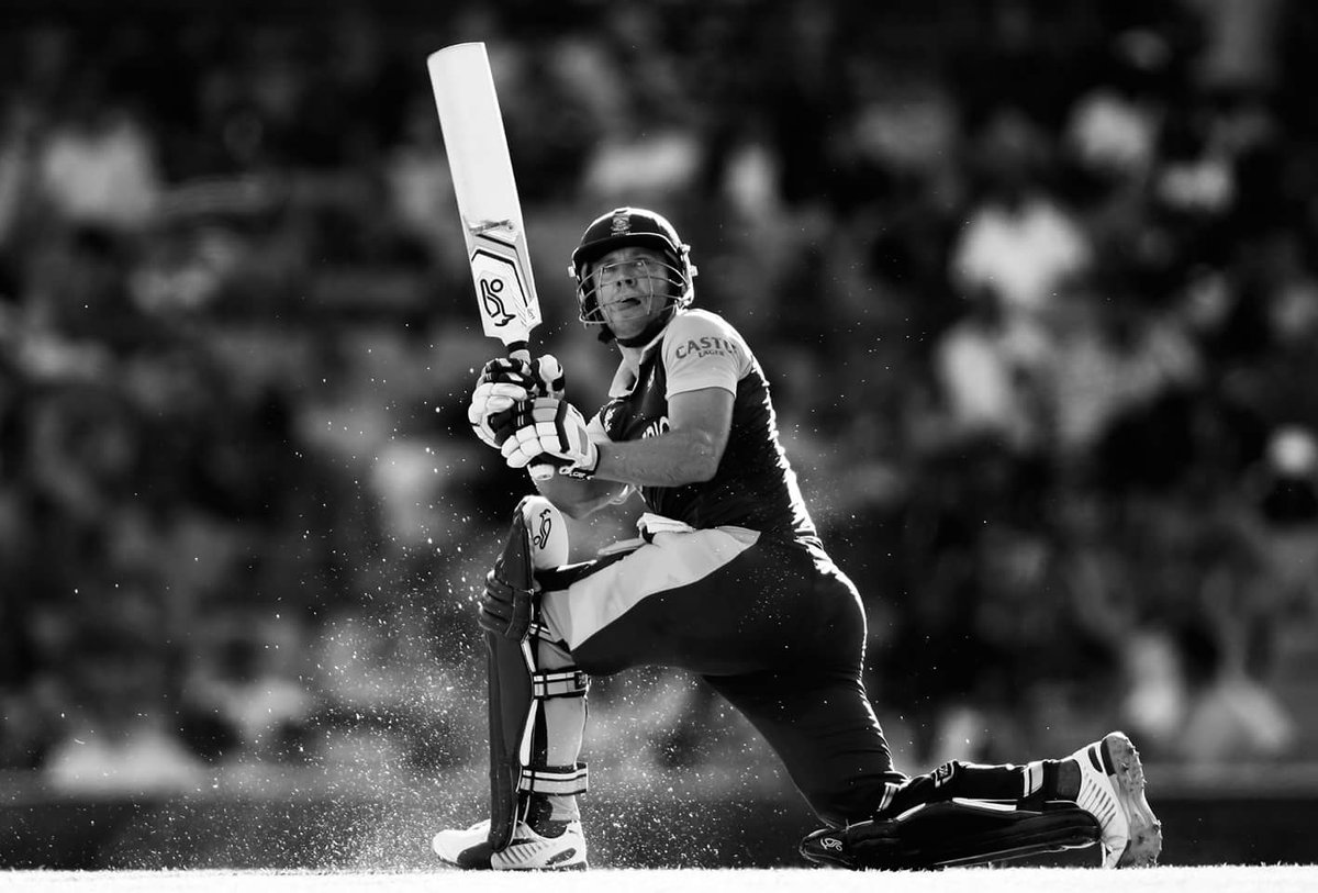 DuttaDebrup's tweet photo. Thank you @ABdeVilliers17 for entertaining the cricket fans for so many years @mr_360 you are one of the greatest cricket legend of all time and definitely the finest fielder ever and the shots which came out from your bat were just phenomenal....love you #ABDevilliers https://t.co/PnHm4Iveuq