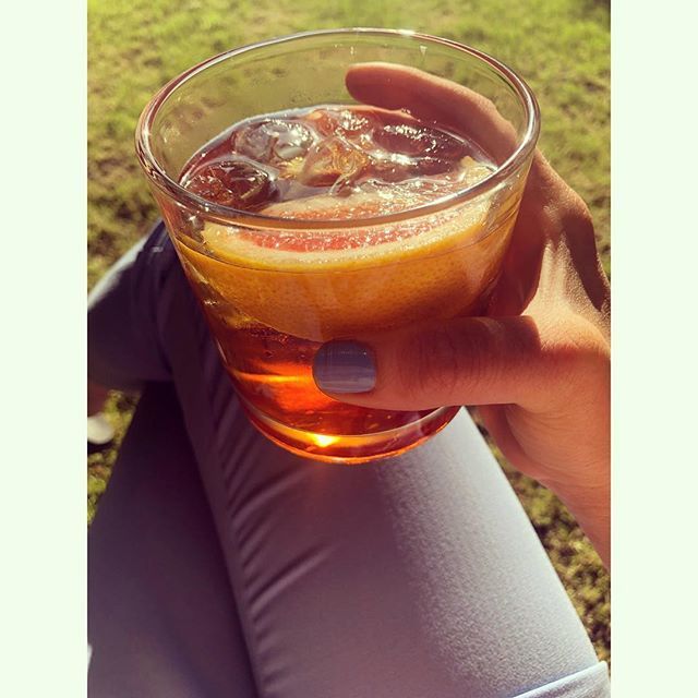 L2theBetts's tweet photo. You know you’re winning at life when there is a drink in your hand and your nails match your trousers 💅🏻💁🏼♀️ #lifegoals #matchymatchy #gotmyshittogether #cheerstomyself https://t.co/pn0cXhGEgP https://t.co/2Uu4mwXFMd