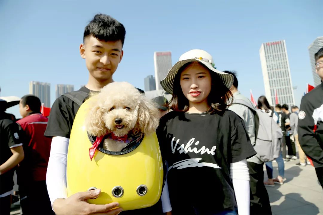 NDLB2016's tweet image. BUILD A BEAUTIFUL CHINA, PUNISH ANIMAL ABUSERS
VSHINE group based in Dalian holding a rally today in China. 
@NDLB2016 partners with VSHINE &amp;amp; we have rescued dogs together. 
nodogsleftbehind.com
Join The Fight To End The Barbaric Dog &amp;amp; Cat Meat Trade in China.
#StopYulin2018