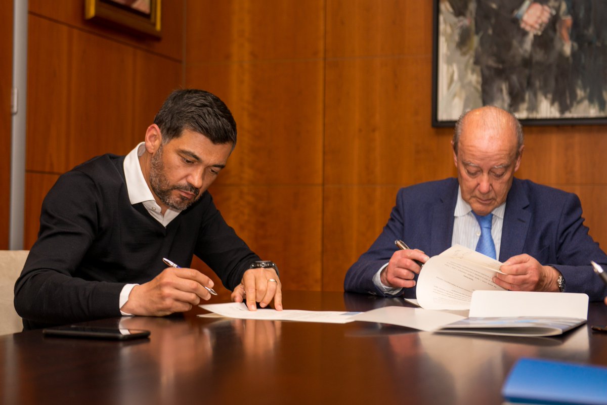 Sérgio Conceição renova contrato até Junho de 2020
#FCPorto #nascidosparavencer
