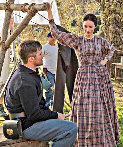 actuallyshowgrl's tweet image. Sei que eles não são um casal... Mas eles têm uma química da porra, e fariam um casal lindo! 😌❤ #Timeless #TimelessSeason3 #RenewTimeless