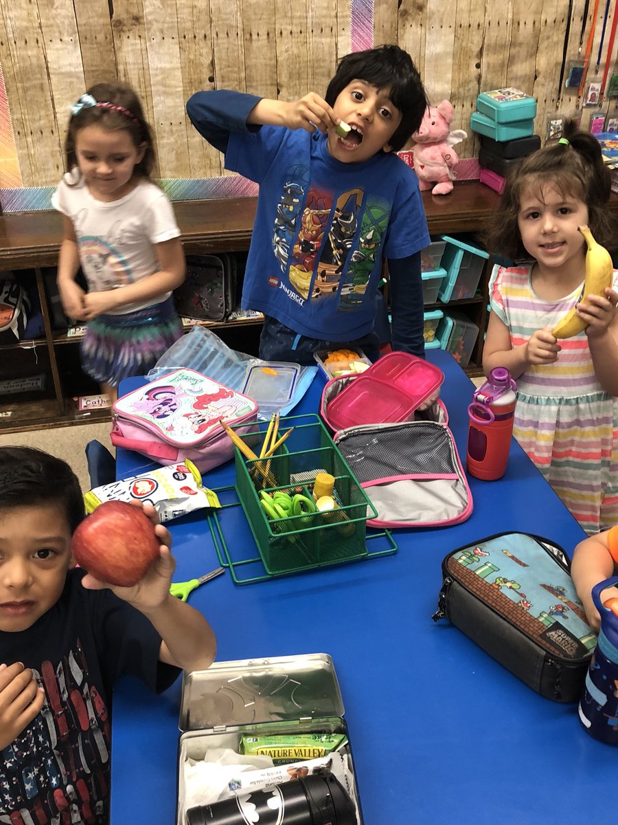 MsKallertEDU's tweet image. We were too Exhausted from our Extra recess yesterday to take pictures! Today was F for fruit! We brought our favorite fruits for snack! 21 days left! #weecountdown @AnnaRudowsky @WeehawkenTSD