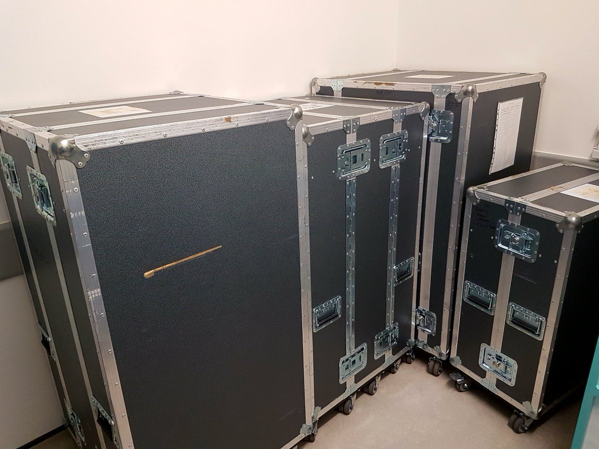 CullenFlora's tweet photo. These are all implants for one knee revision surgery! Again, #AdmissionsTeam at @HillingdonNHSFT finding this context hugely helpful when planning and scheduling theatre lists #ImproveTheatres @Sarahlbattle https://t.co/Uo408DIVgA