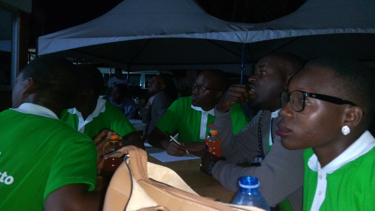 SQuizLeagueUG's tweet photo. Phones off the table, brains at work!

#MultipleChoice Round Powered by @HardwareWorld2

#SQL18 @betway_ug @CliveKyazze @Emanzi20 @CliveKyazze @LeonSolomon1 @dzyre256 https://t.co/0nAtZsovQA