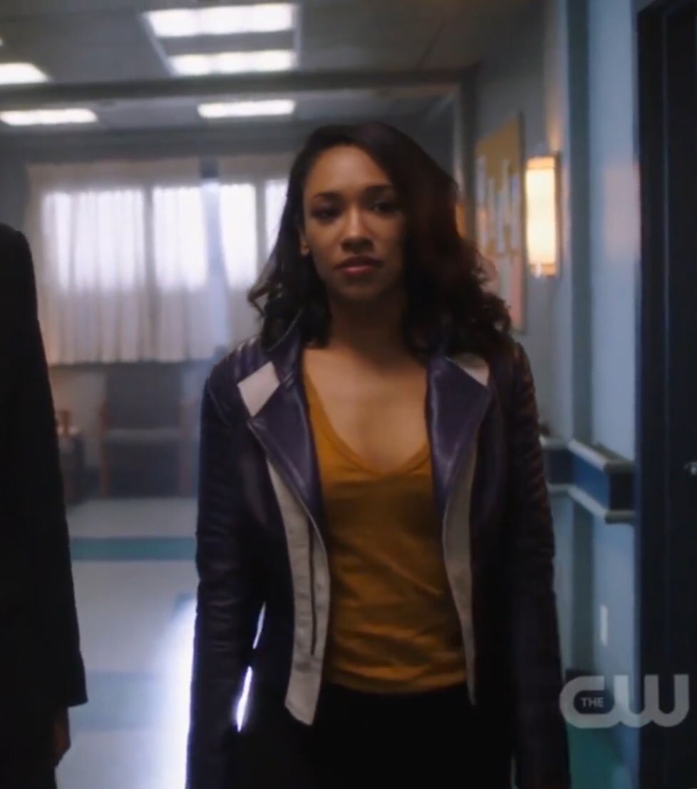 lilacsgroove's tweet photo. Iris and Nora wearing the jacket 💕 
#WestAllen #TheFlash https://t.co/vee9mv3kqm