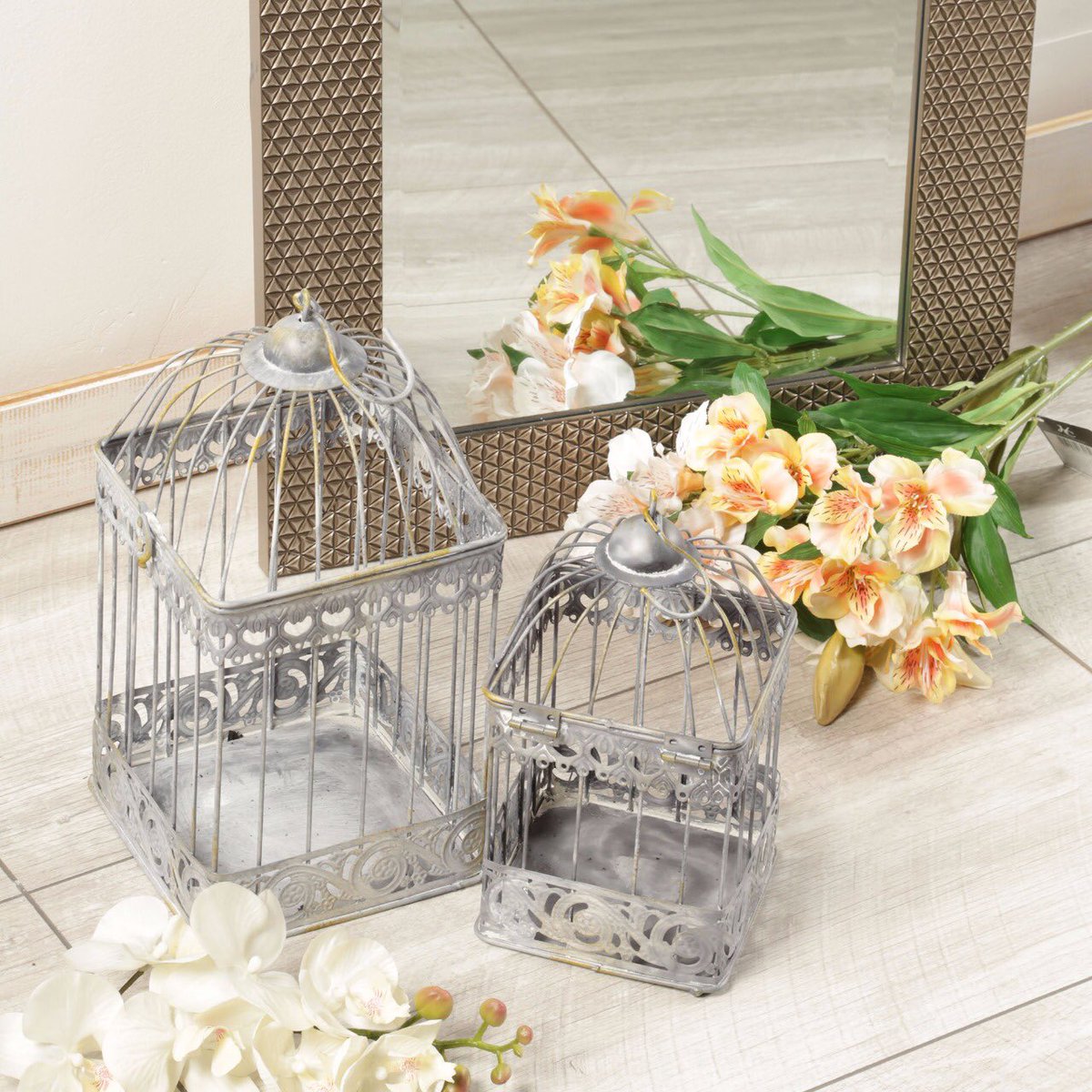 gustan pon en ellas velas flores