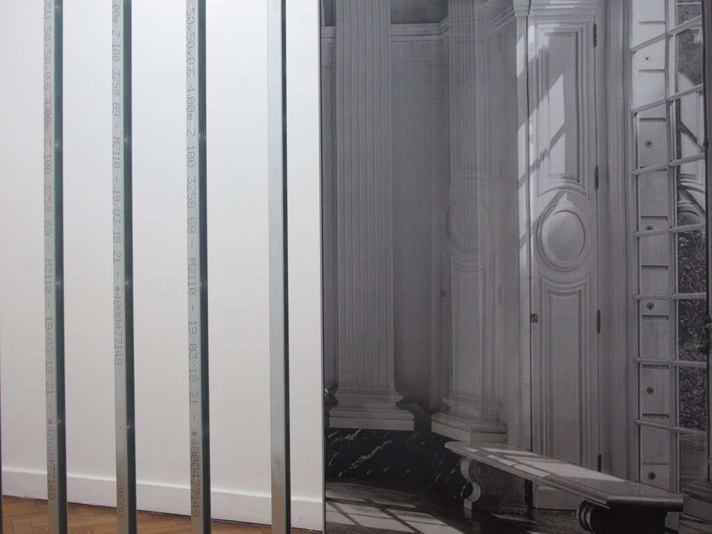 BettinaPSchmidt's tweet photo. Installationen, Fotografien, Skulpturen. Die neue Ausstellung im Nassauischen Kunstverein in #Wiesbaden ist ungewöhnlich und sehenswert. #nkvwiesbadensmcffm #smcffm #RAY2018 https://t.co/4kQyK7v6Bi