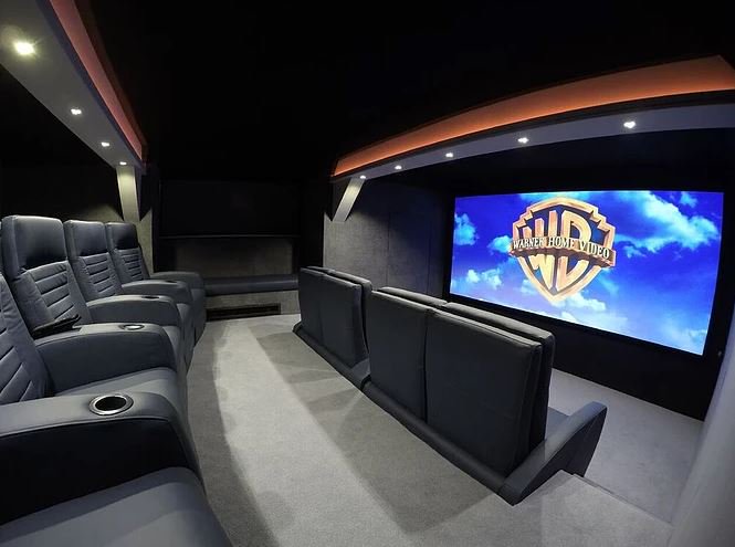 handpickedlocal's tweet photo. @bespoke_cinemas | Do you get to Friday and just want to leave your brain at the door? Buy some popcorn &amp; settle down to your favourite movie #andrelax #wetherbyhour - we can convert any space into your #brainfreezone https://t.co/qqCvTrjFnf