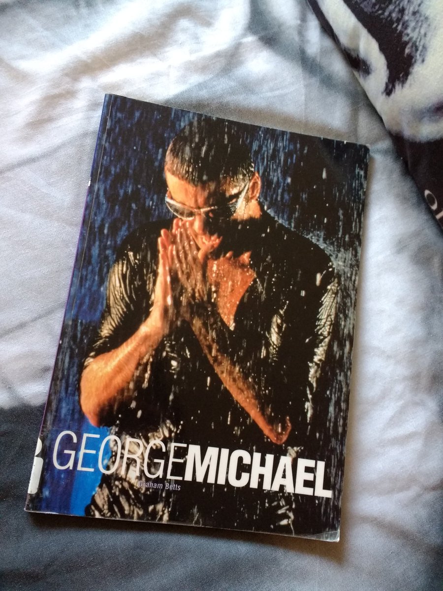 LilacRaindrops's tweet photo. Another book to add to my ever growing @GeorgeMichael collection! π #ReadWithoutPrejudice https://t.co/mZrcrZFBvv