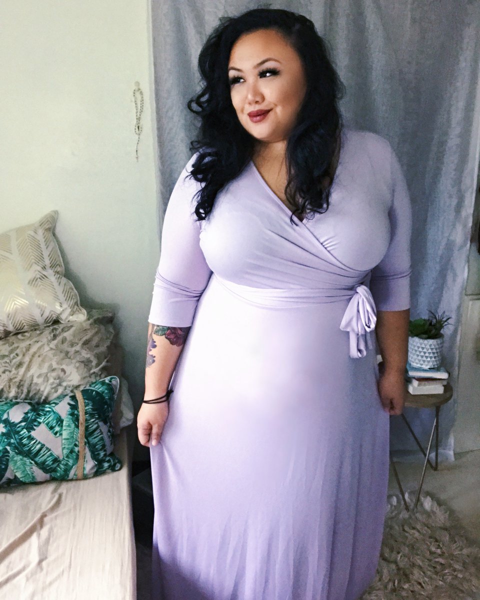 LiilyGyal's tweet photo. I've put together this dark blue/lavender/floral wardrobe, and I must say, I'm obsessed! 😍 @ShopPinkBlush makes it too easy to get dressed every morning. #shoppinkblush #prettyinpinkblush https://t.co/nRH7VsnpVr