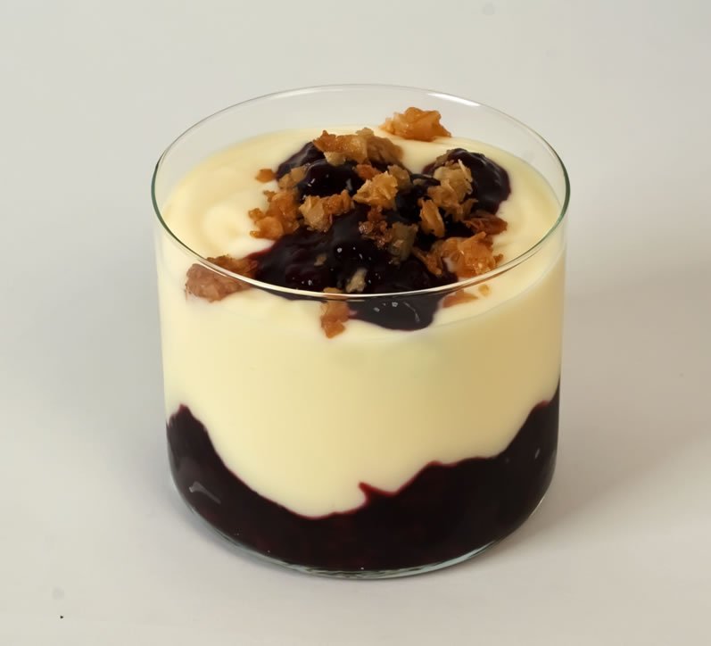 Vanilla Pudding with blackberries #NationalVanillaPuddingDay