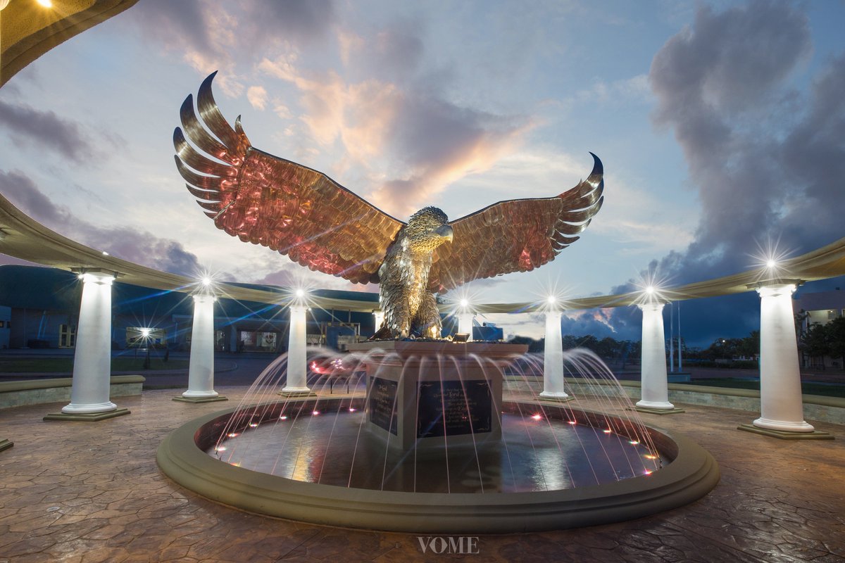 DREAMERSFAMILY2's tweet photo. This 30x30FT Eagle Sculpture, the largest in Africa is right here in @Central_Univ. Believe it or Not ! RT they deserve some accolades #architecture #vome #art #Africa #ShareTheLove https://t.co/dAFW8khcMT