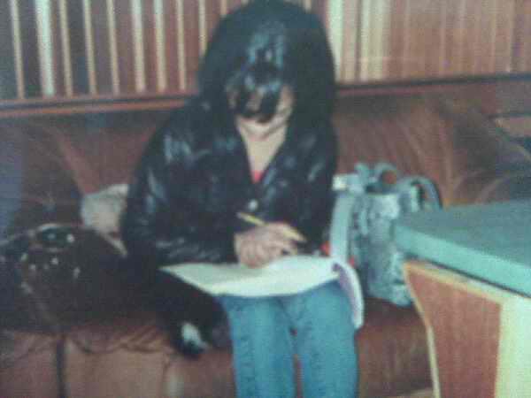 LilKimWorld's tweet photo. .@LilKim &amp; @TooShort during the recording of "Call Me" (1997)
Lil' Kim writes her own shit 👌 as usual 😏 https://t.co/FJK84b2RZs