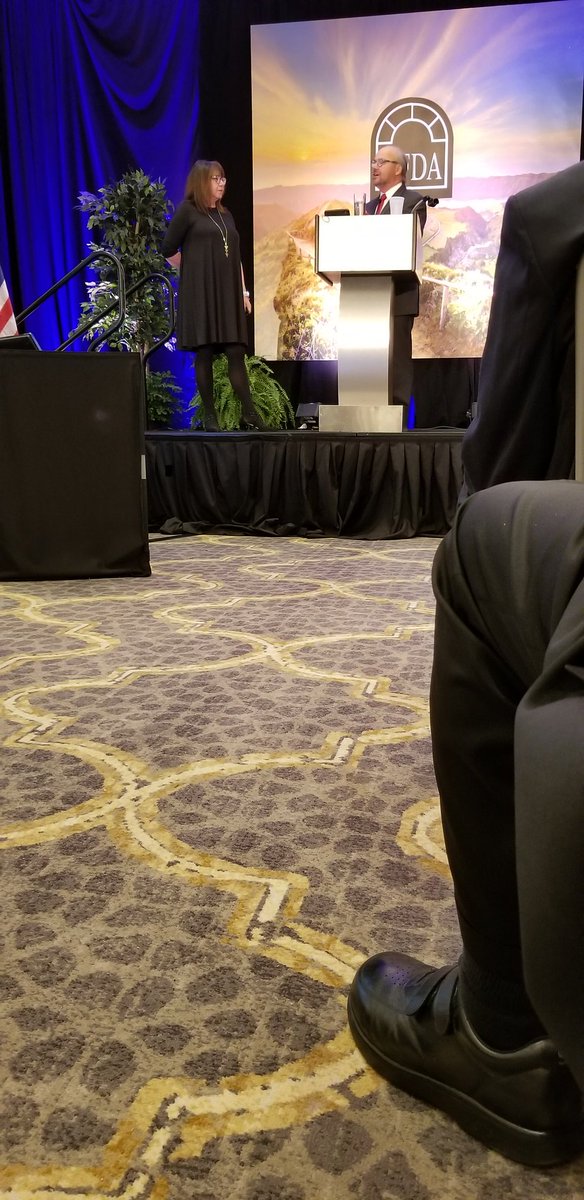 ChandlerFH's tweet photo. #OFDA2018 Kizer and Bender great talk #funeraleducation https://t.co/szt3gX2GHY