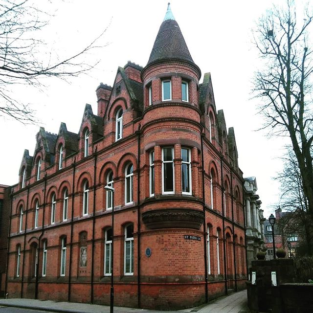 wolves_sights's tweet photo. #wolverhampton #schoolofartsandcraftswolverhampton #artsandcraftswolverhampton #architecturewolverhampton #buildingswolverhampton #wulfrunastreet #wulfrunastreetwolverhampton #wolverhamptonphotographer https://t.co/5q7zbQsXLy