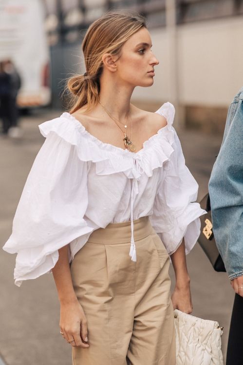 HelloStyleRU's tweet photo. Что делать с волосами: обзор beauty-трендов сезона
https://t.co/03GIx6ixZ6 https://t.co/8I0YFi4A8e