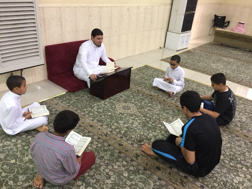 qer_org's tweet photo. #الدورات_الصيفية_المكثفة بشهر رمضان المبارك جامع الهجرتين بحي بدر 
بها ٦ حلق وقد التحق بها أكثر من ٤٣ طالباً. 

#تحفيظ_الشرقية 
حملة #علمني_القرآن https://t.co/zfqpfVgPER