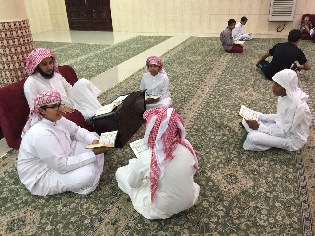 qer_org's tweet photo. #الدورات_الصيفية_المكثفة بشهر رمضان المبارك جامع الهجرتين بحي بدر 
بها ٦ حلق وقد التحق بها أكثر من ٤٣ طالباً. 

#تحفيظ_الشرقية 
حملة #علمني_القرآن https://t.co/zfqpfVgPER
