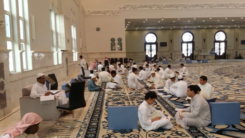 qer_org's tweet photo. #الدورات_الصيفية_المكثفة بشهر رمضان المبارك جامع أحمد الغامدي بحي المنار 
من بعد الظهر حتى قبيل أذان المغرب وقد التحق بها أكثر من ١٣٠ طالباً. 

#تحفيظ_الشرقية 
حملة #علمني_القرآن https://t.co/y9rqKczZ3T