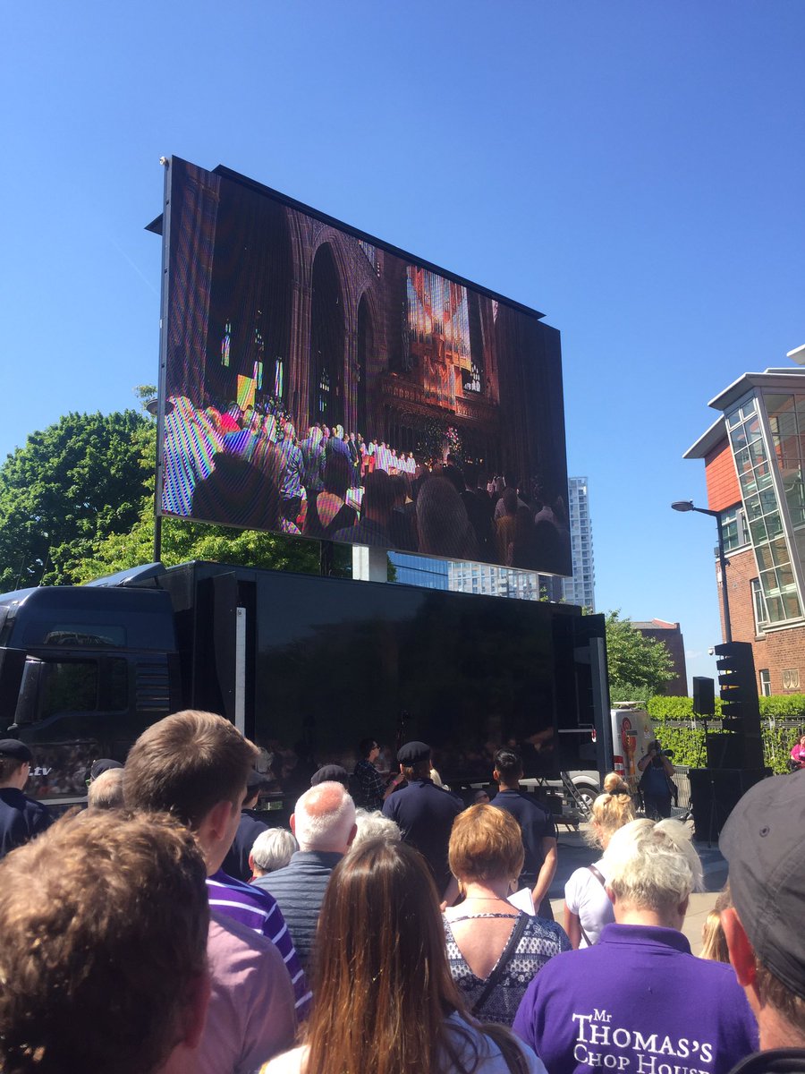 chophouseRog's tweet photo. A very moving day in Mcr. So proud of our city and its response to the attack on our values and our children. As @LongfellaPoet said, This Is The Place... for love, tolerance, inclusiveness, togetherness... and (occasionally) blue skies. Let's hope they signify a brighter future https://t.co/7oGpkDqCIq