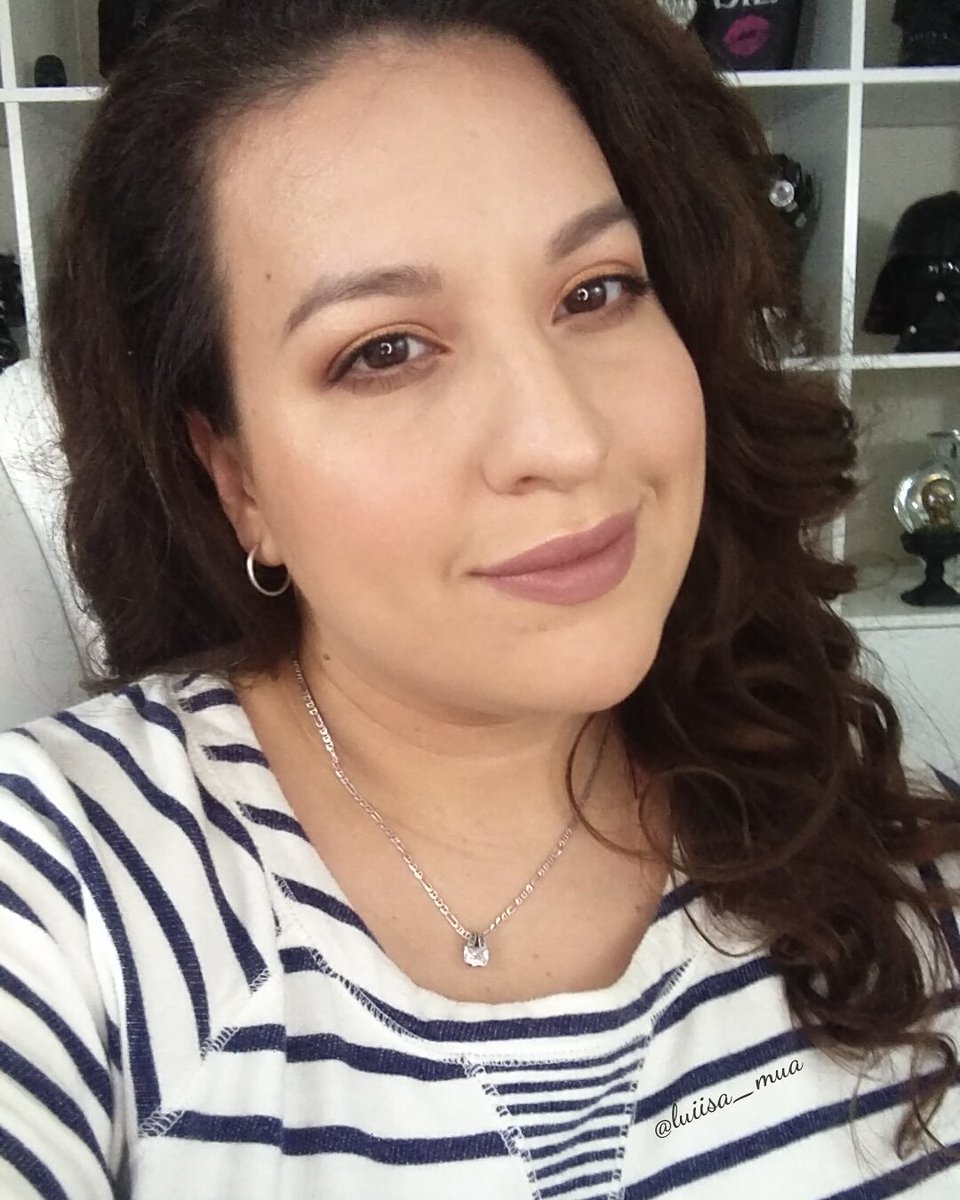 LuiisaMua's tweet photo. Playing with my @ipsy products. π
@slmissglam beauty sponge
@tartecosmetics finishing powder
@trySUGAR brow pencil
@ElizabethMott gold single shadow
@PrettyWomanNYC nail polish in electric love
#ipsygothere #ipsy #newmakeup #makeupjunkie #makeupobsession #monthlysubscription https://t.co/vGtJh95YmR