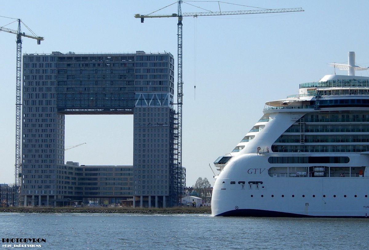 Het IJ / Pontsteiger  

Photo BYRON <a href="/020_impressions/">Amsterdam Impressions</a> 
#Amsterdam #IJ #Pontsteiger