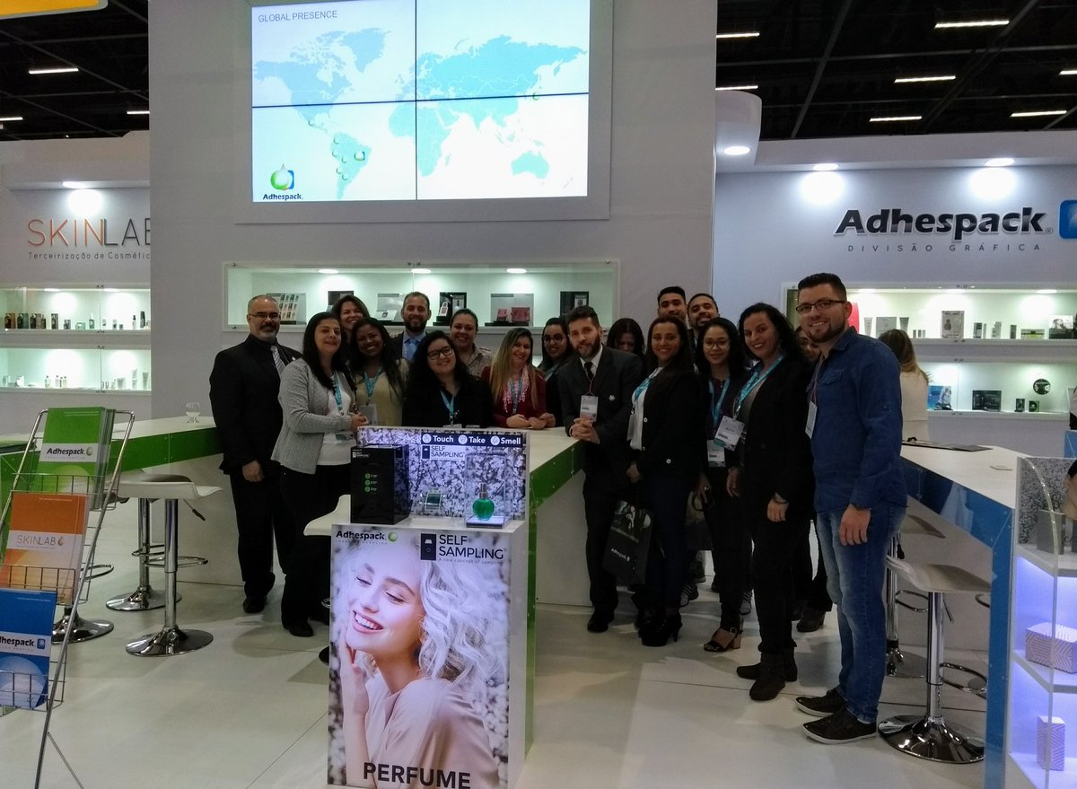 AdhespackGroup's tweet photo. Opa!
Quem ficou na firma???
Olha a turma do @AdhespackGroup aqui na #FCECosmetique!!! https://t.co/cUFMG7SB2c