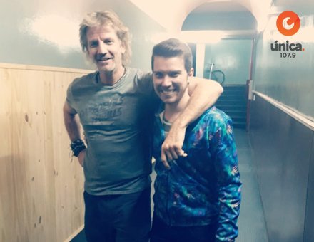 LaEstacionFM's tweet photo. [ÚNICOS] Tráeme la foto Andy, tráeme la foto...Porque Ceci se lo meressi 🎵

Aquí está el encuentro de Padre-Hijo más esperado del mes: #AndyVarg y #FacuArana.

¿Qué te parece la foto? 

#ElPase #PadreCoraje #Única https://t.co/g2igmc2gV4