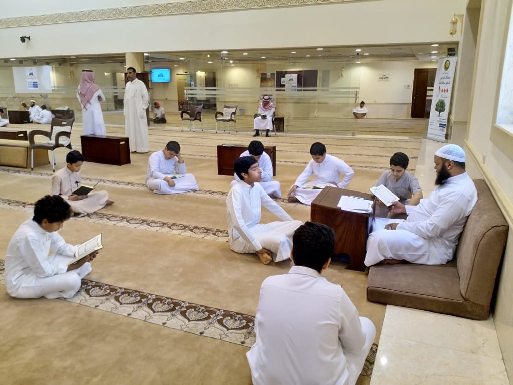 qer_org's tweet photo. #الدورات_الصيفية_المكثفة بشهر رمضان المبارك جامع محمد الوابل 
وقد التحق بها أكثر من ٦٣ طالباً. 

#تحفيظ_الشرقية 
حملة #علمني_القرآن https://t.co/83eC5e2iw6