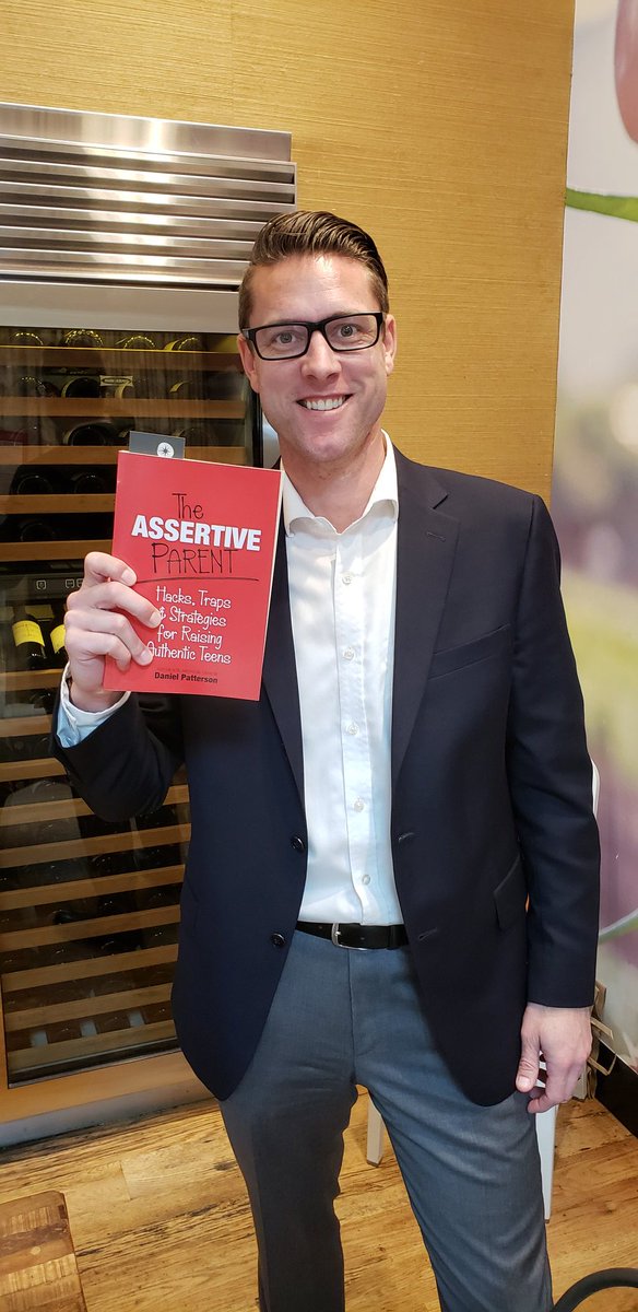LetsPlayOC's tweet photo. Lunch with #TheAssertiveParent Book Author, Dan Patterson @cdmveep at @TrueFoodKitch. Hacks, Traps, and Strategies for Raising Authentic Teens. Avail 5/29/18. #pattersonperspective AD https://t.co/NZ1aNNHuCS