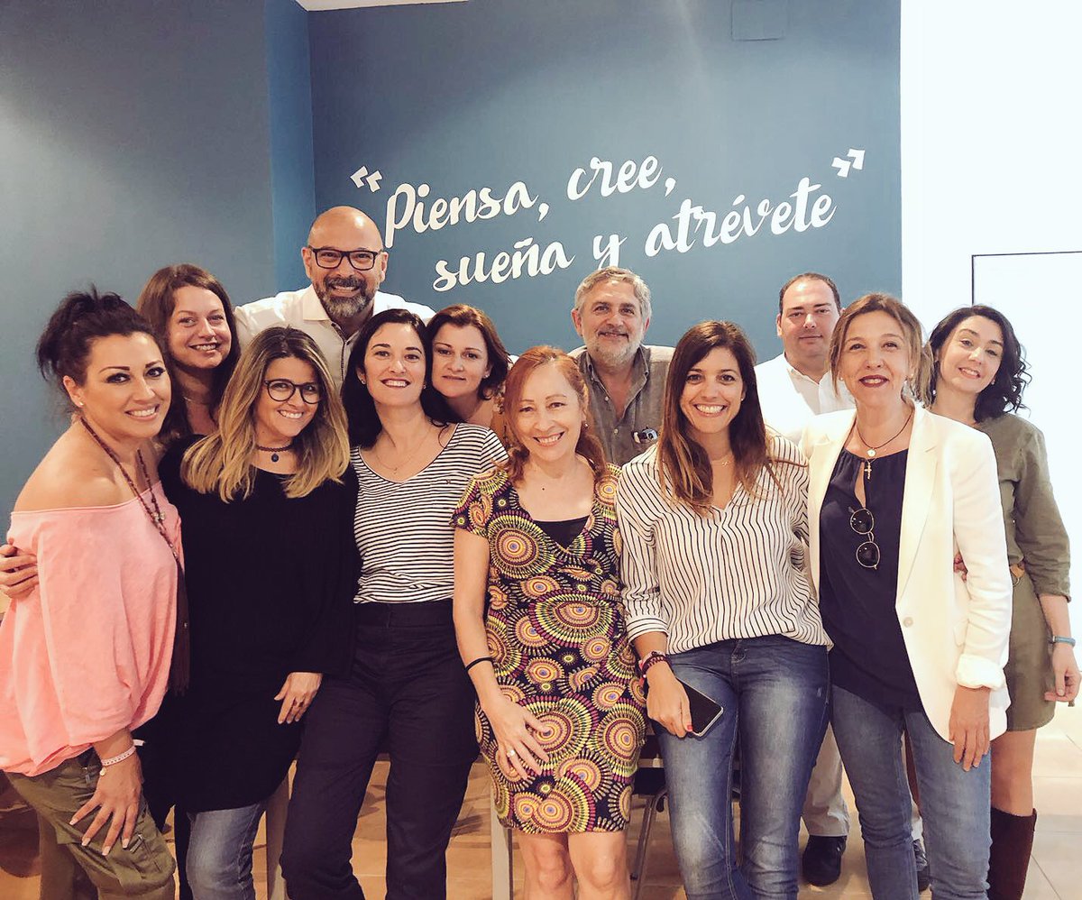 Laura_Chica's tweet photo. Fin de la 3 edición de #PonteenValor. Gracias a todos y todas por estos meses de crecimiento conjunto e impulso (mutuo). 
Escuchemos la música, y aprendamos a bailar, disfrutando del camino💖
Gracias @malagaimfe https://t.co/3FqPHal69w