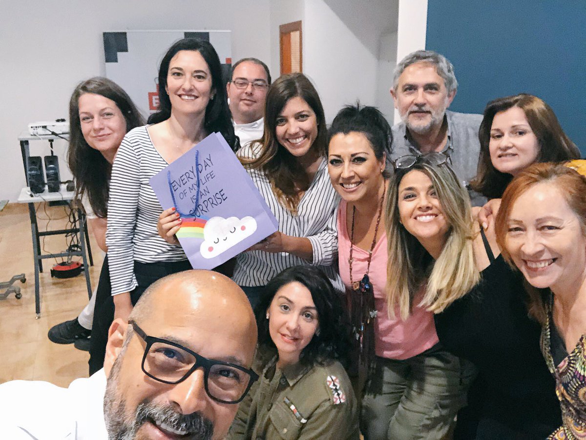 Laura_Chica's tweet photo. Fin de la 3 edición de #PonteenValor. Gracias a todos y todas por estos meses de crecimiento conjunto e impulso (mutuo). 
Escuchemos la música, y aprendamos a bailar, disfrutando del camino💖
Gracias @malagaimfe https://t.co/3FqPHal69w