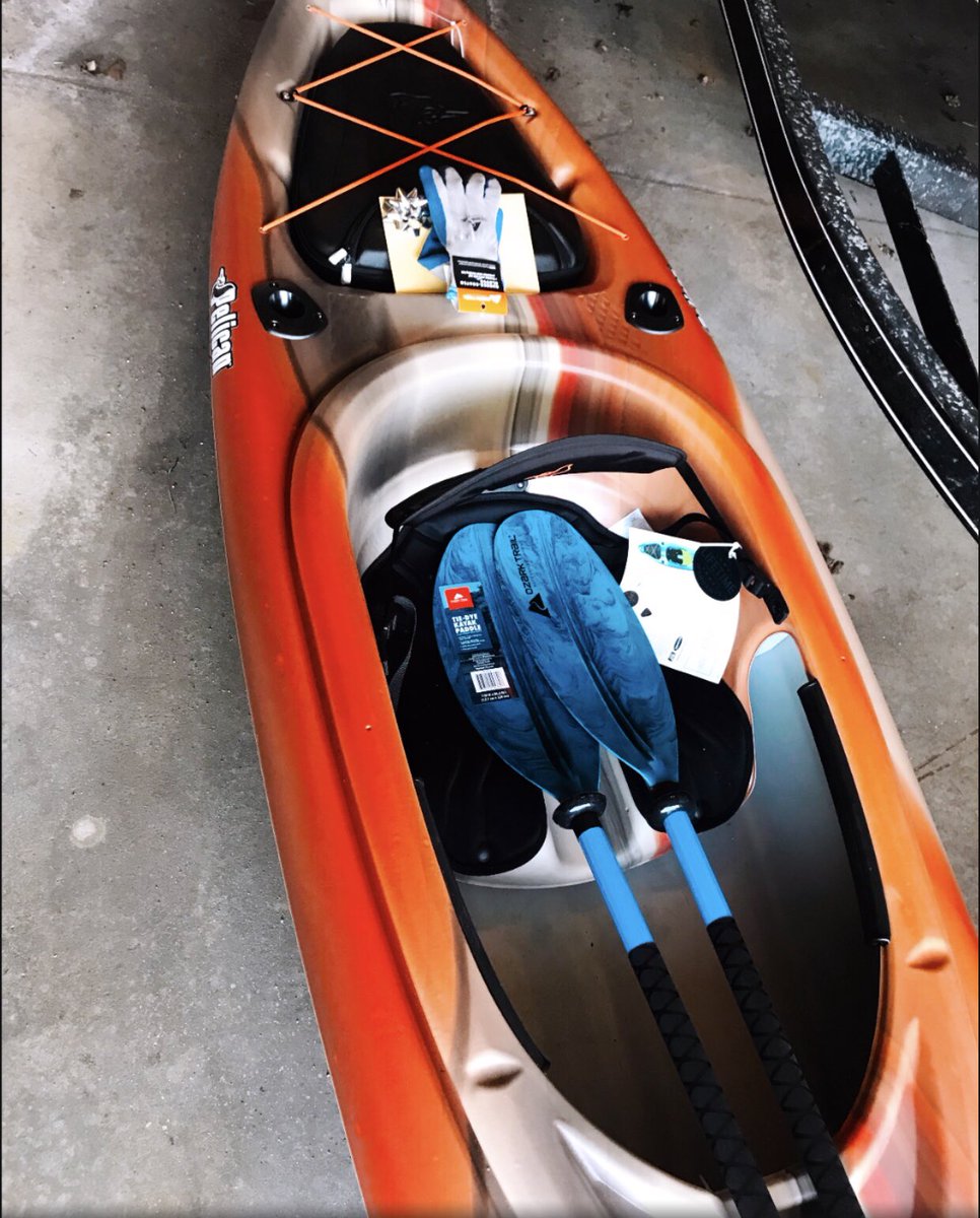 sweetlikelemon's tweet photo. I am a true @Broncos fan when even my new kayak and paddle are blue and orange. @HockeyGibby knows what I like. #bornincolorado #ibleedblueandorange #milehigh #mountains https://t.co/zlf7yBe9kr