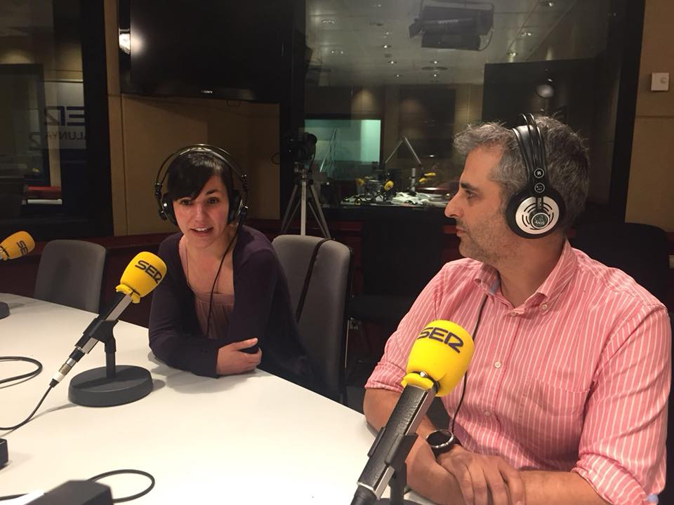 fiftydots's tweet photo. @laura_salvado en el programa @FeuSoroll #fiftydots https://t.co/51ME9qOfgw