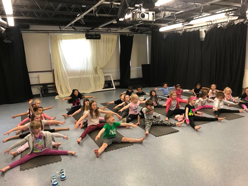 The DanceBugs #Matilda themed Holiday Camp in #Solihull starts a week today! We have four days full of fun dance and acrobatics moves and routines as well as Musical Theatre Scenes! Prices are just £15 per day - call 0121 777 7792 or book via dancebugs.com/product/whitsu…