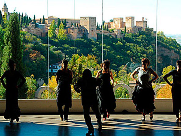 📣Próximo concierto el día 29 de junio, a las 21:00📣
Repertorio de música española con tintes flamencos💃 como escenario📍Teatro Municipal ``La Chumbera´´📍 en el Sacromonte.
Solicitud de entradas: bandaavemariagranada@gmail.com 
Recogida los domingos : Centro Cívico del Zaidín.