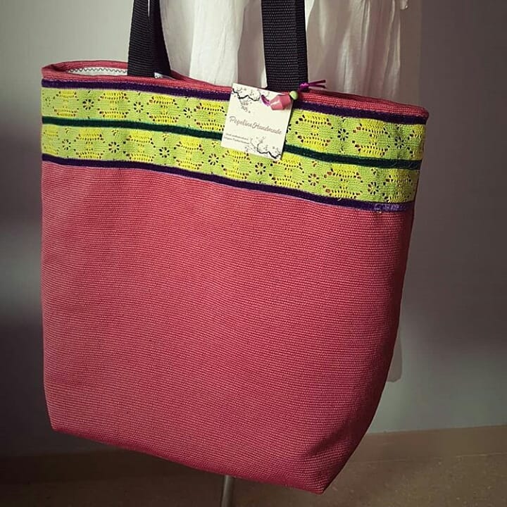 MasMujeres2's tweet photo. @popelinehandmade "Moments of inspiration and creativity. Moments where I feel freedom and happiness. 
Moments where I create an unique new design specially for you." #handmade #faitamain #hechoamano #bags #crossbodybags #sacamain #bolsosunicos #pochette #handcrafted #sandalias https://t.co/RDQmD3o9vA