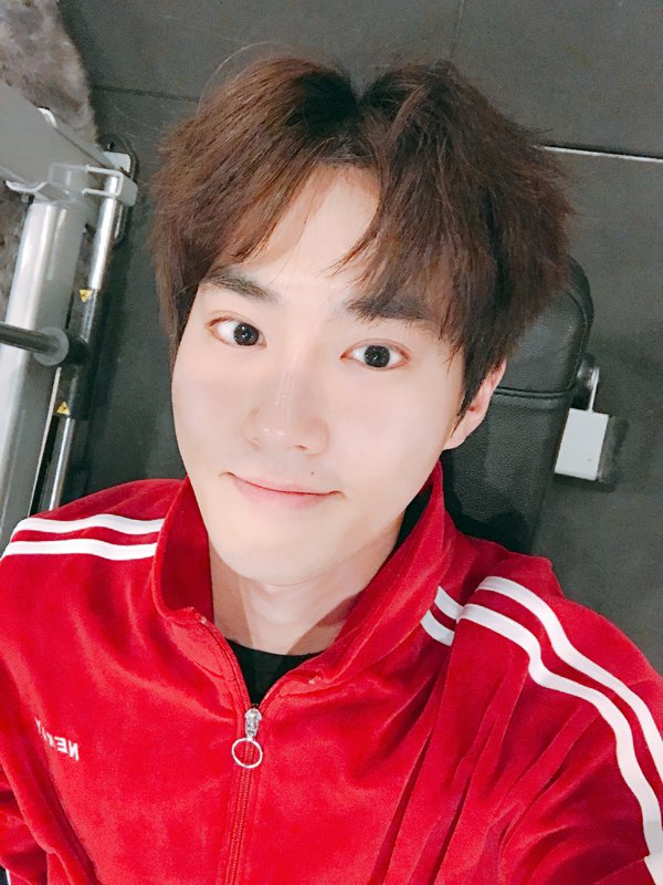 when junmyeon started 1일 1수호/준면 to spoil us bunnies and communicate with us directly about his activities. he manages to post even when he's really busy (or right after events he feels were stressful for the fans) and has kept this tradition going for nearly 2 years now!