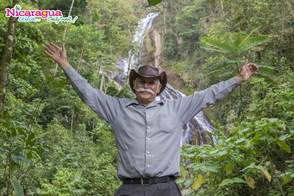 visitnicaragua's tweet photo. Murra, municipio eminentemente rural, bendecido con lo que es considerada la cascada más alta de #Nicaragua, el salto El Rosario. “A mí me han dicho que es el más alto de Centroamérica” comenta don Juan, orgulloso por ese destino único que cuida hace años.
https://t.co/kJuuq8X6ge https://t.co/3u1jgca79q