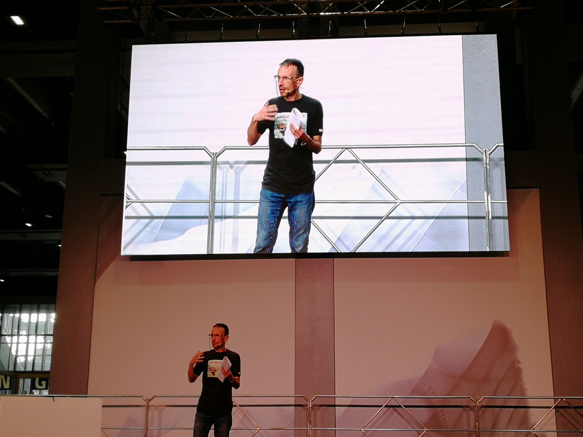 PaolaMusollino's tweet image. I convegni volgono al termine mentre all&apos;arena di #forumpa2018 i #CompaniesTalks &quot;raccontano&quot; la storia di @googleitalia @Google @andreadotti  @FPA_net #LucaAttias @FPAsocial