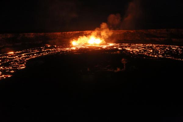 VoyageReport's tweet photo. #Hawaii #Volcano Forces State to Plead for Visitors to Keep Travel Plans as Tourists Cancel: https://t.co/4y5jxovwos https://t.co/1HHZUS5Jxp