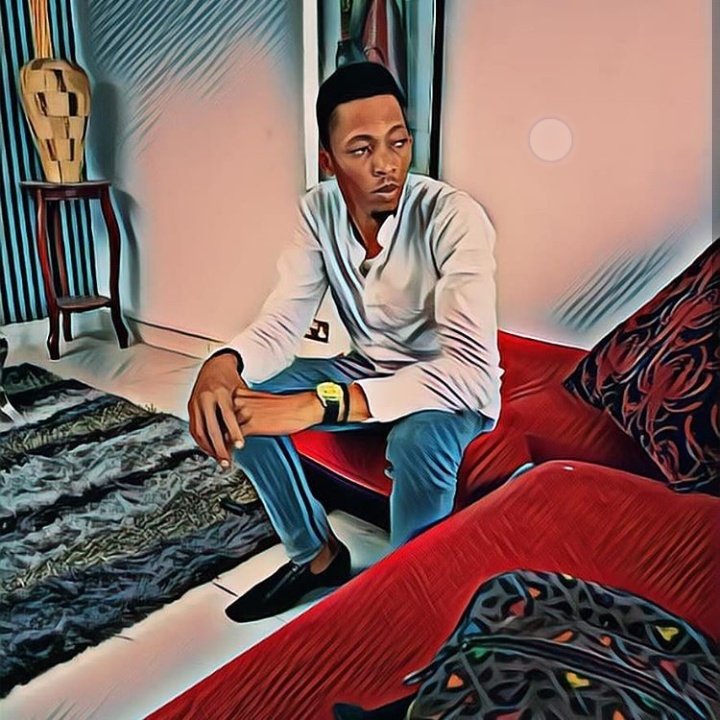 mikkyly's tweet image. My Name is Micheal Irabor. I'm a Mass Communicator, Blogger, Journalist, Digital Marketer, Online and Offline PR Personnel and a Model, until I broke my leg in an accident. Feel free to call me #Ogayellow #Mikkyly #FormerModel 😔 

#FineYorubaTwitter