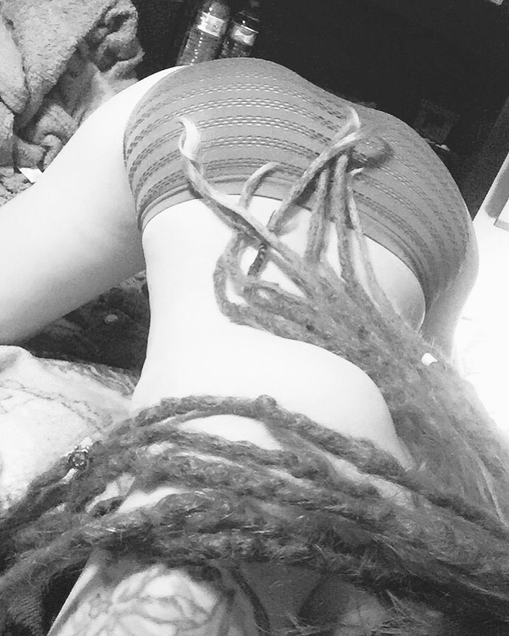 GirlDread's tweet photo. Hit it from the back and drive you wild💋 #bootyislife #booty #assup #dreadhead #girlswithdreads https://t.co/kHxSQYdKBR