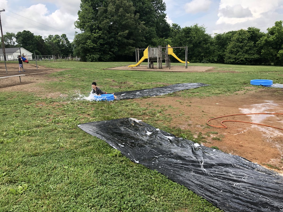 mssigmansclass's tweet photo. Slip n Slide baseball! #behavioraward #ccsdtn #pvessuccess https://t.co/ndLNKw6WmI