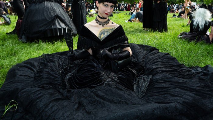 amhaunted's tweet photo. Happy #WorldGothDay - let the gloom bloom https://t.co/2iL20sx3RS https://t.co/5L8lbVdiKw