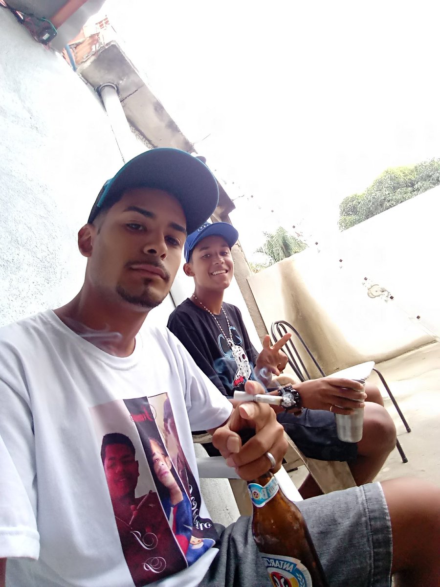 Moreninho1571's tweet photo. Sangue do meu sangue ✌😎❤ https://t.co/nxQyaoOWzm