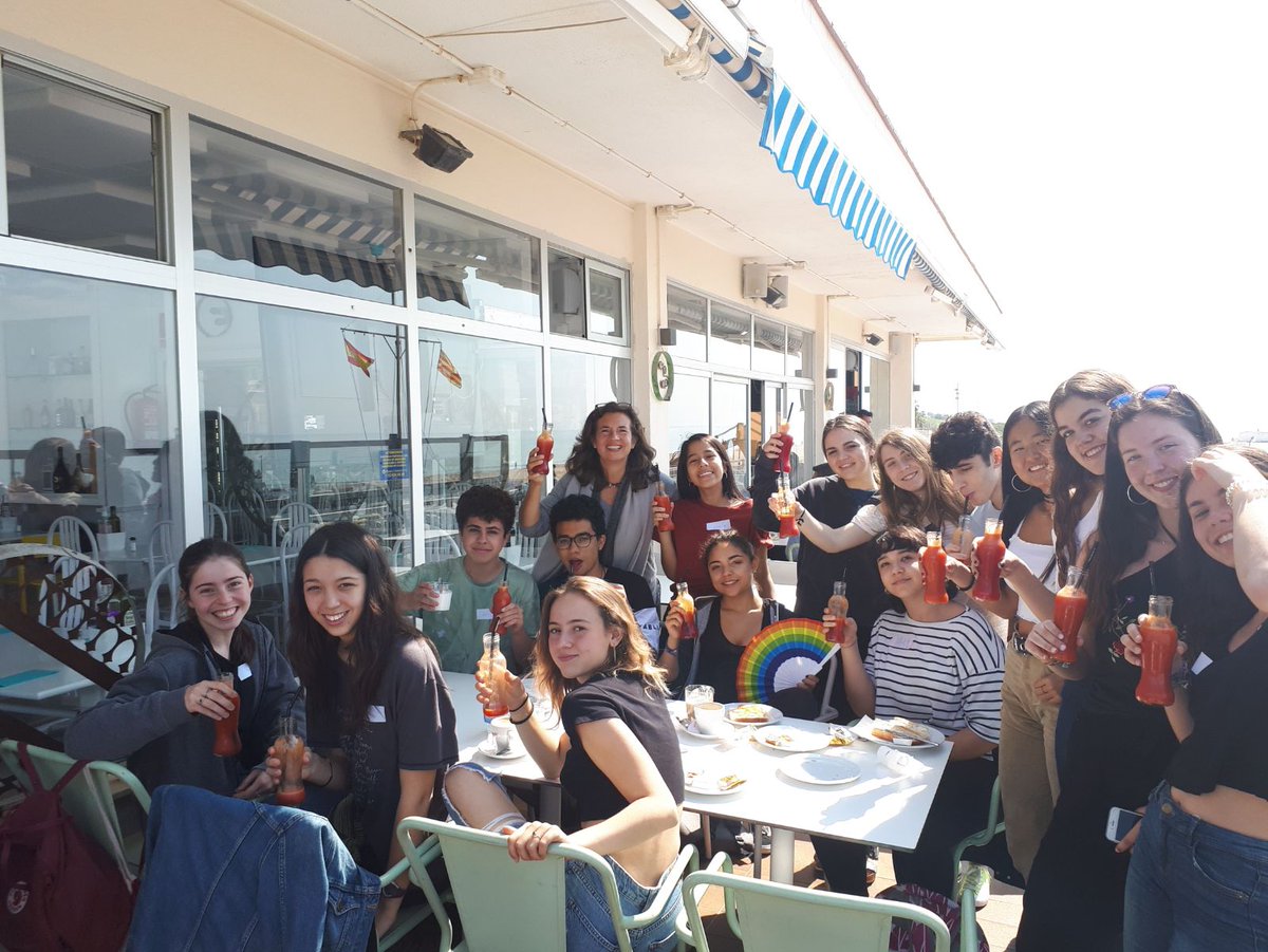 INSjoanbosca's tweet photo. La setmana passada, l'alumnat de 4t va tenir l'oportunitat de realitzar pràctiques en empreses reals. Orientació de debò amb el #ProgramaFaro https://t.co/2grfurqtjw