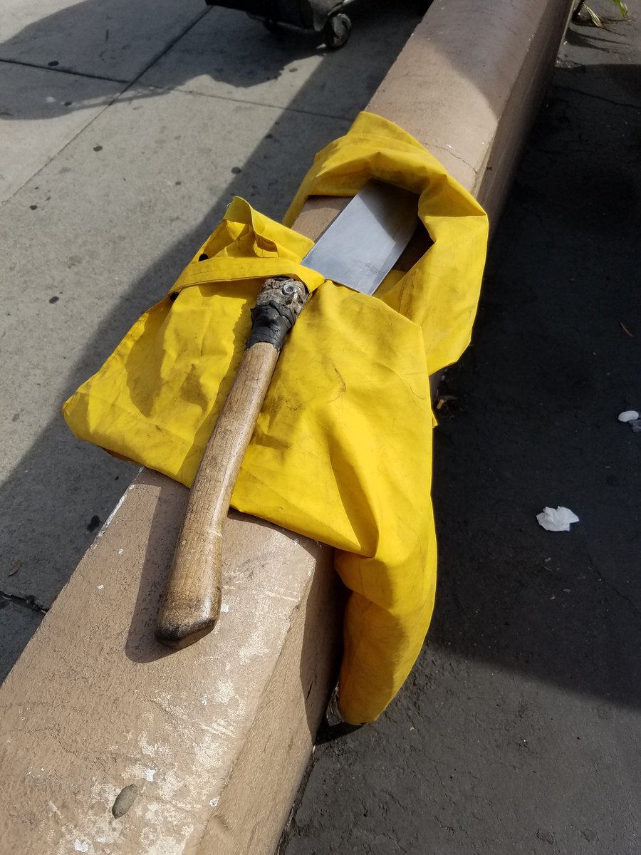sianide1's tweet photo. @ginasilvafox11 this was in front of my job 2 months back.. this is 2 blocks away from where the lady lived from the Wells Fargo robbery.. https://t.co/JzXn3AwTLn