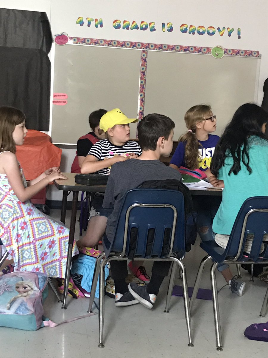 Scribner4th's tweet photo. Their faces watching The Wizard of Oz 😮 #priceless https://t.co/fItaiBZdh0